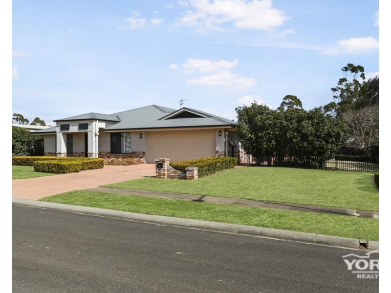 62 Phipps Drive, Meringandan West QLD 4352