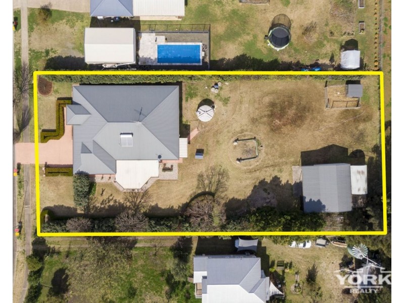 62 Phipps Drive, Meringandan West QLD 4352