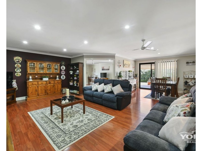 62 Phipps Drive, Meringandan West QLD 4352