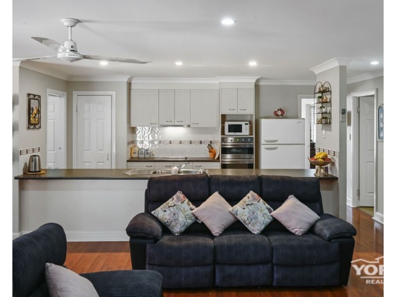62 Phipps Drive, Meringandan West QLD 4352