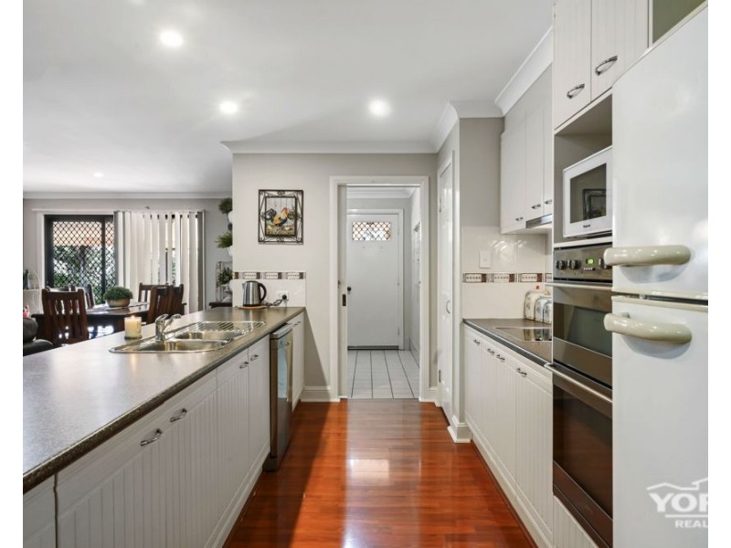 62 Phipps Drive, Meringandan West QLD 4352