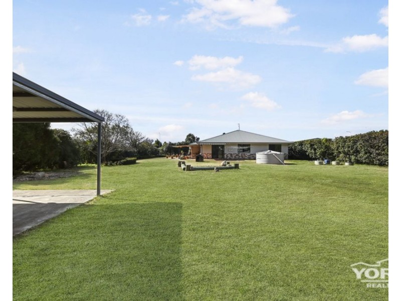 62 Phipps Drive, Meringandan West QLD 4352