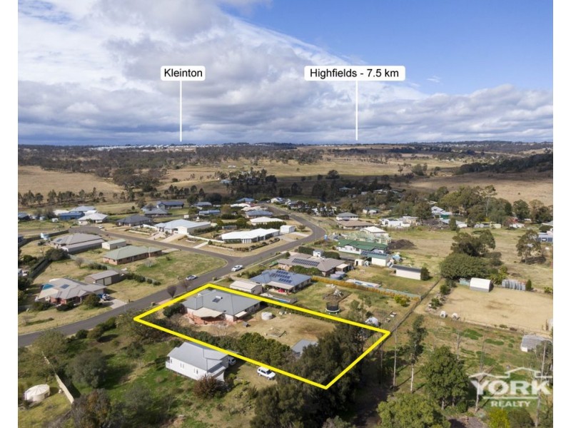 62 Phipps Drive, Meringandan West QLD 4352