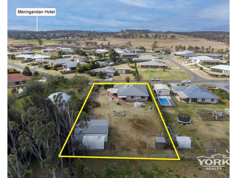 62 Phipps Drive, Meringandan West QLD 4352