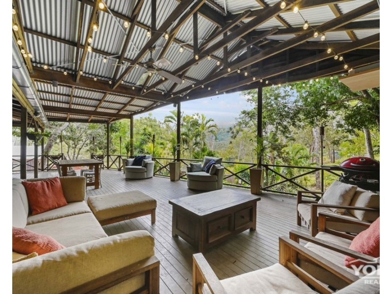 6 Woodland Crescent, Withcott QLD 4352