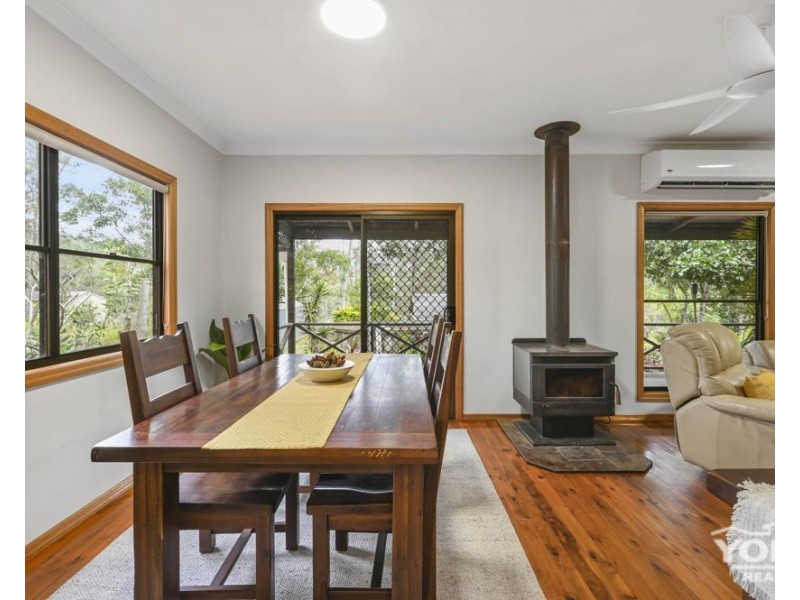 6 Woodland Crescent, Withcott QLD 4352