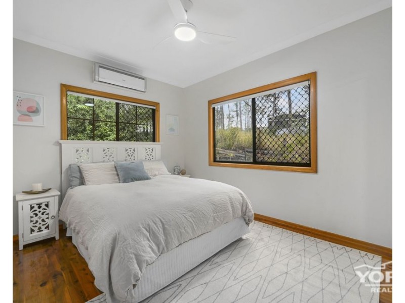 6 Woodland Crescent, Withcott QLD 4352