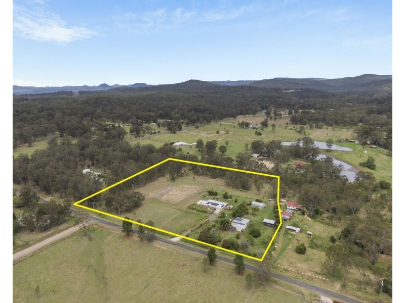 35 Cemetery Road, Murphys Creek QLD 4352
