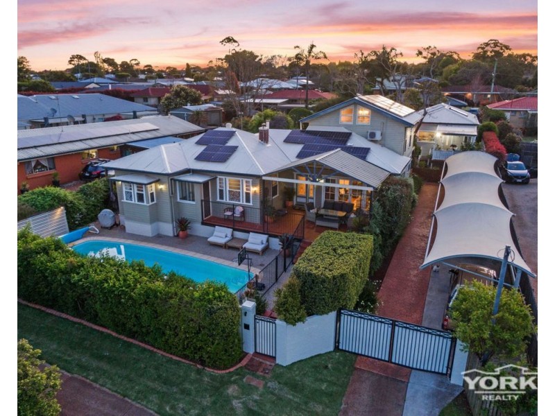 Centenary Heights QLD 4350