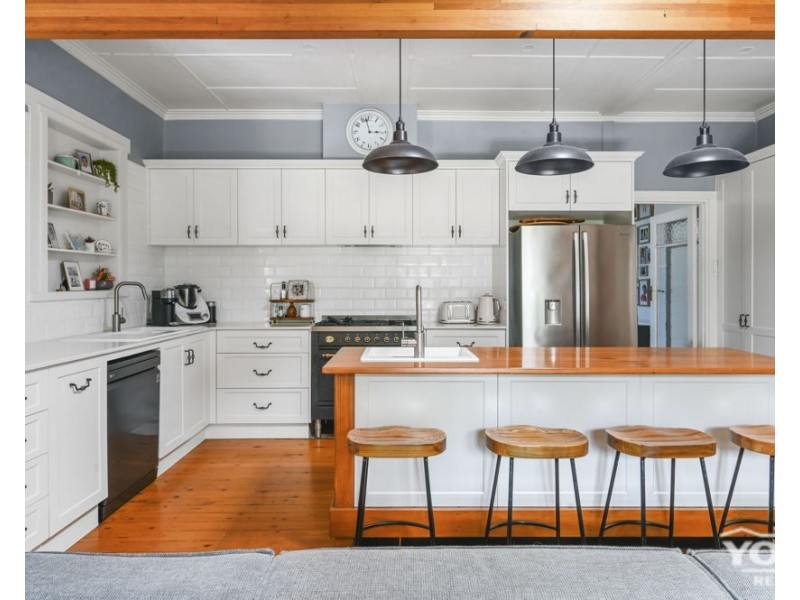 Centenary Heights QLD 4350