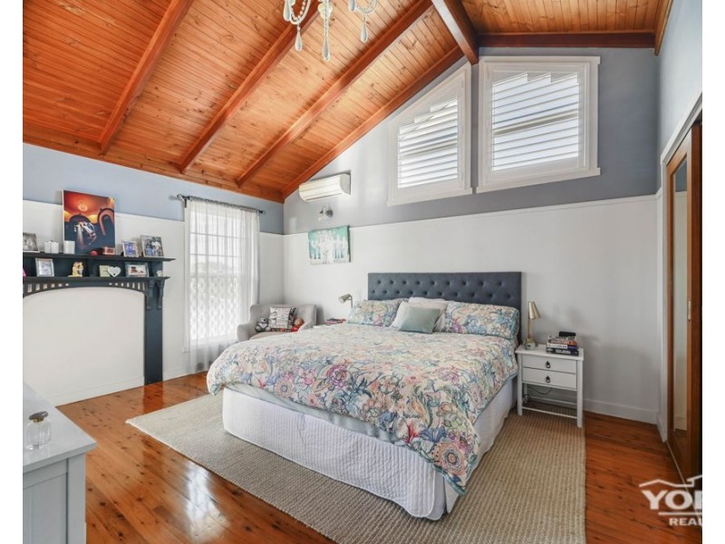 Centenary Heights QLD 4350