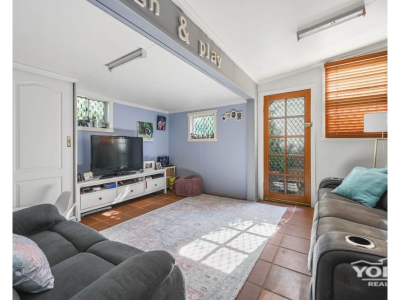 Centenary Heights QLD 4350