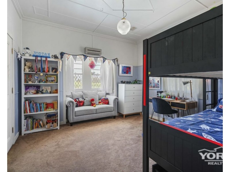 Centenary Heights QLD 4350