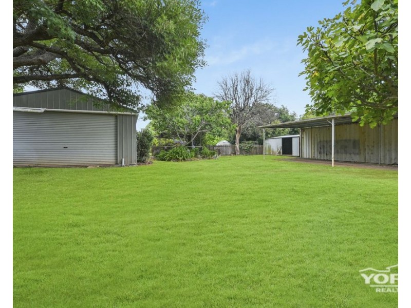 43 Drayton Road, Harristown QLD 4350