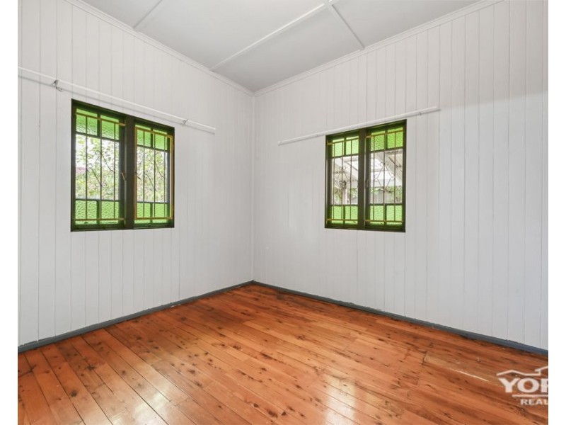 43 Drayton Road, Harristown QLD 4350