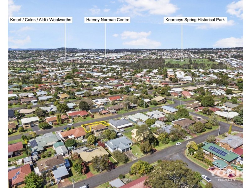 1/10 Gloucester Crescent, Darling Heights QLD 4350