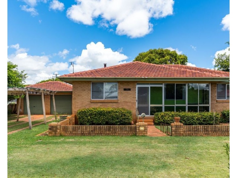 2a Phyllis Street, Harristown QLD 4350