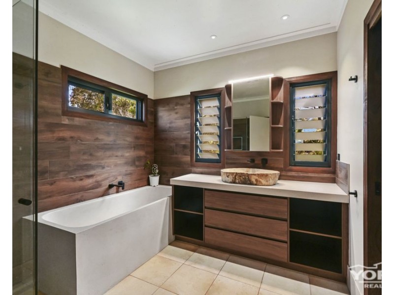 211 Fernbank Road, Cabarlah QLD 4352