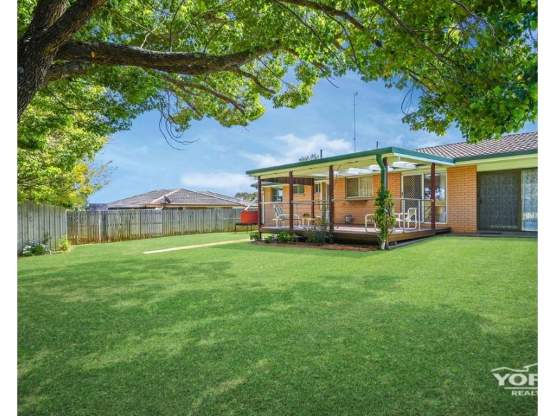 26 Hinkler Crescent, Wilsonton QLD 4350