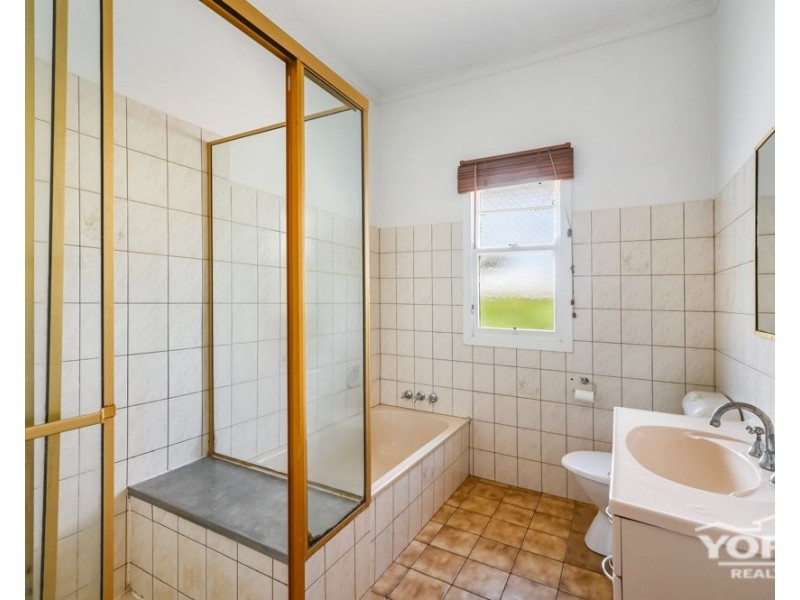 Mount Lofty QLD 4350