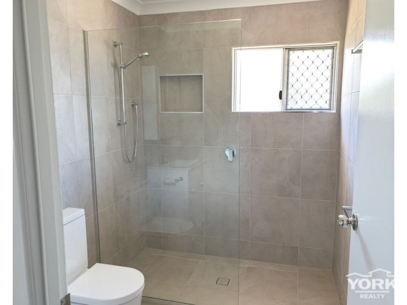 315 Tor Street, Wilsonton QLD 4350