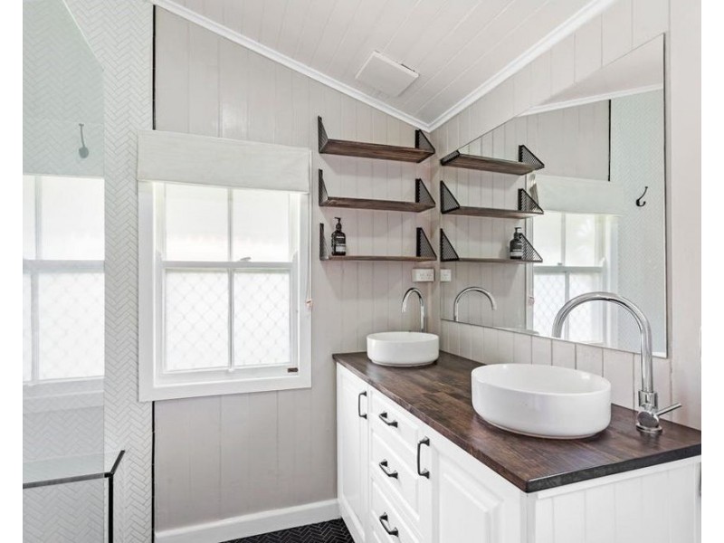 215 South Street, South Toowoomba QLD 4350