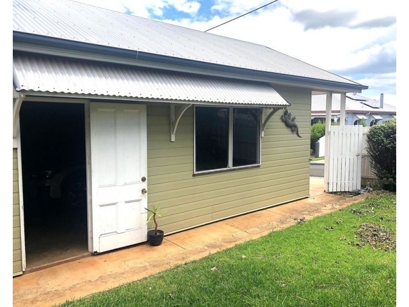 5 Cooper Street, South Toowoomba QLD 4350