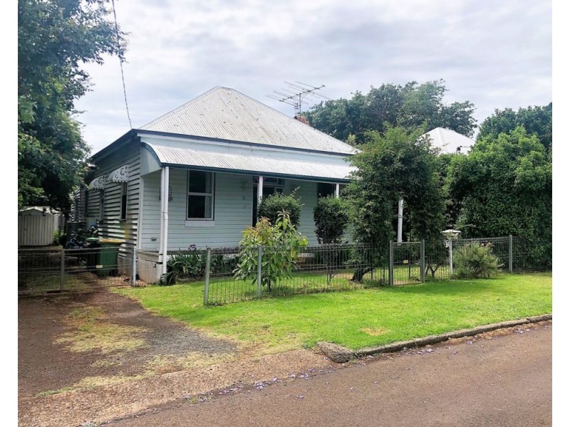 32 Brim Street, Newtown QLD 4350