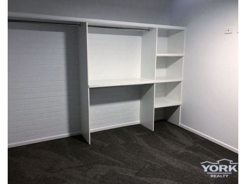 406A Tor Street, Newtown QLD 4350