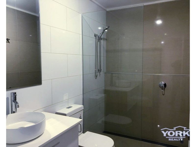 406A Tor Street, Newtown QLD 4350