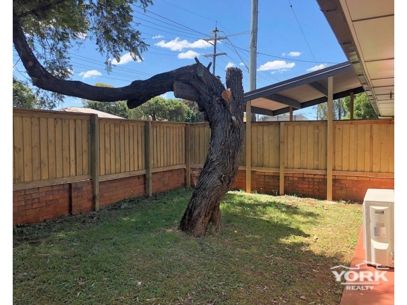 406A Tor Street, Newtown QLD 4350