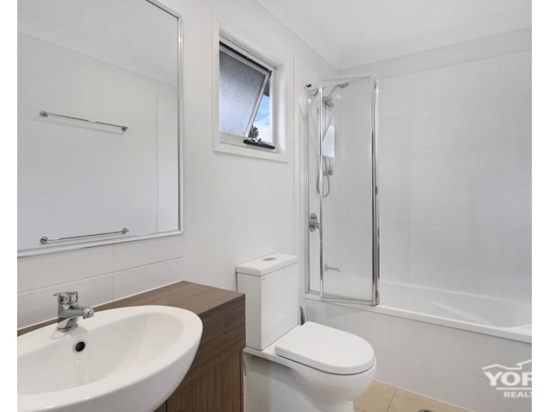 3/227 Nelson Street, Kearneys Spring QLD 4350