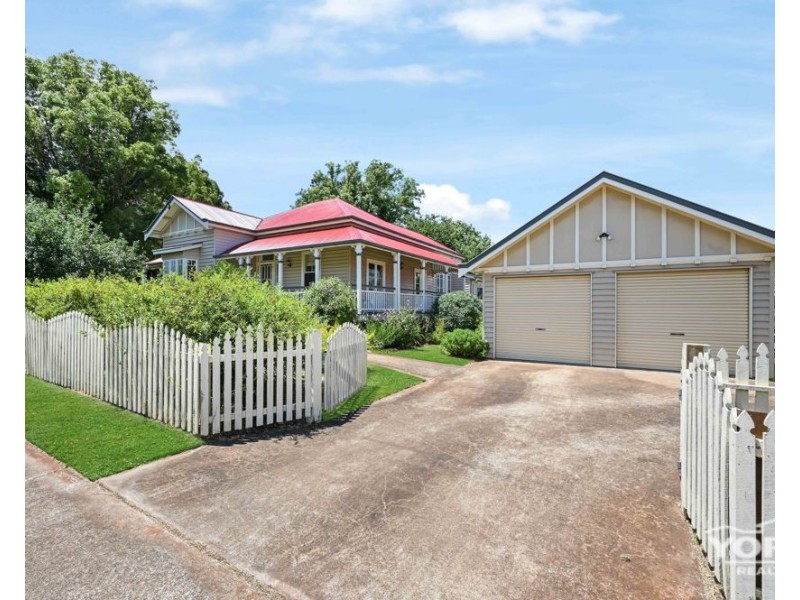 Centenary Heights QLD 4350