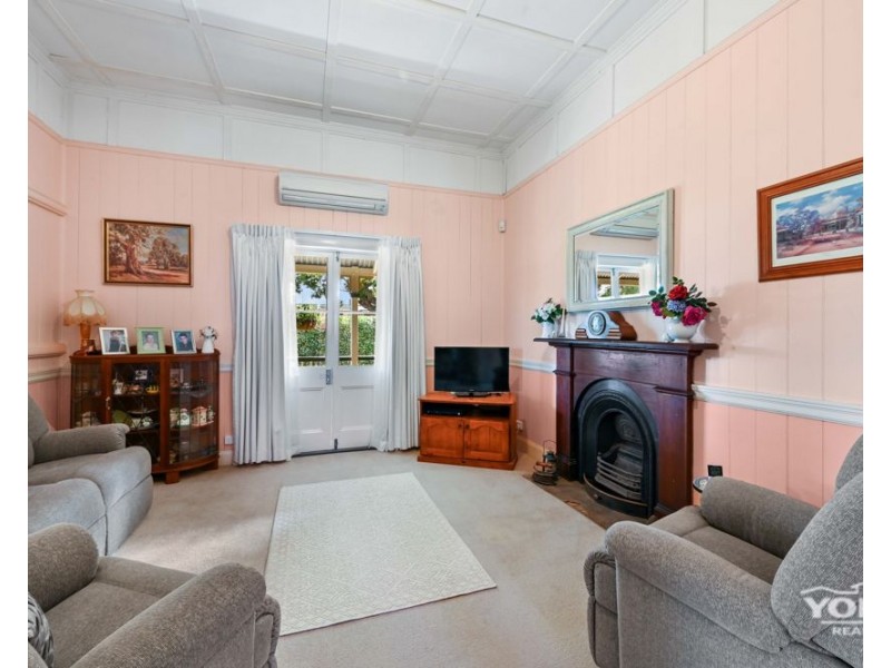 Centenary Heights QLD 4350