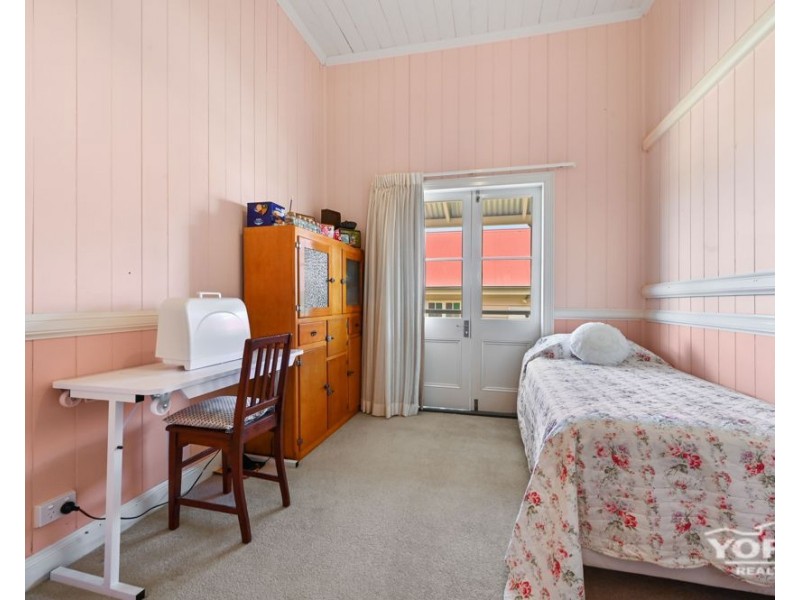 Centenary Heights QLD 4350