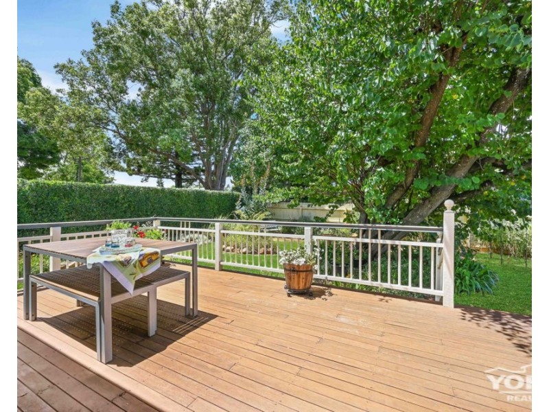 Centenary Heights QLD 4350