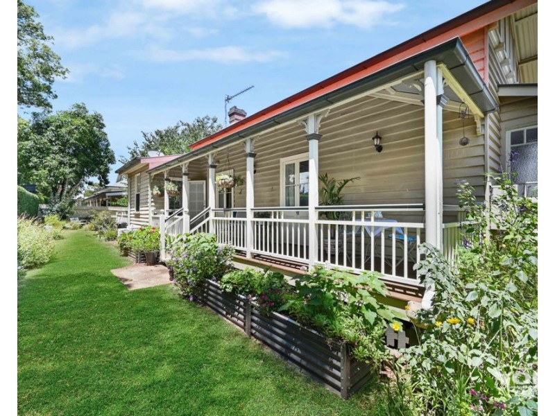 Centenary Heights QLD 4350