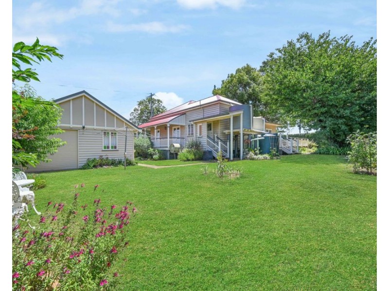 Centenary Heights QLD 4350