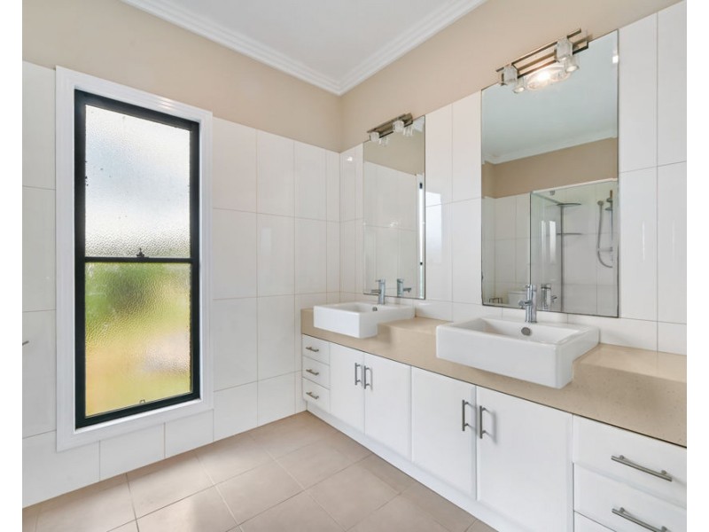 Hodgson Vale QLD 4352