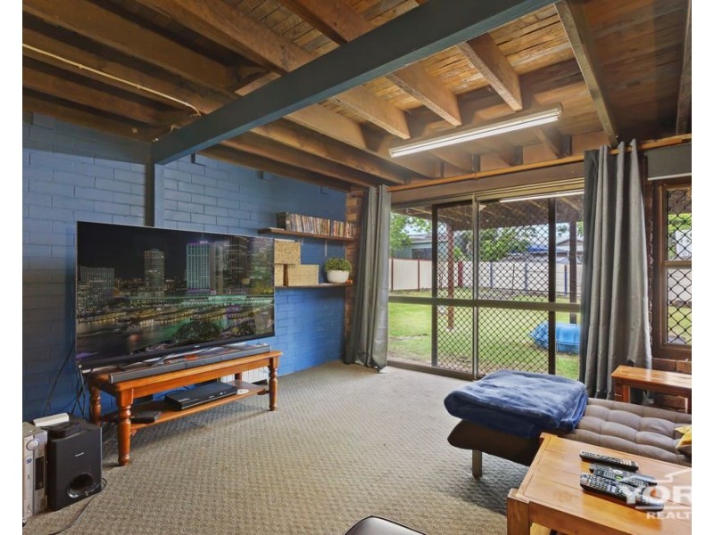 1 Norah Street, Centenary Heights QLD 4350