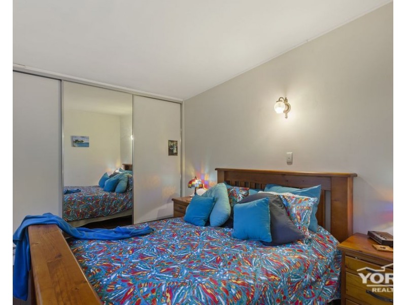 1 Norah Street, Centenary Heights QLD 4350