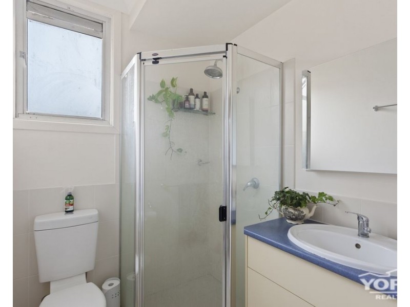 1 Norah Street, Centenary Heights QLD 4350