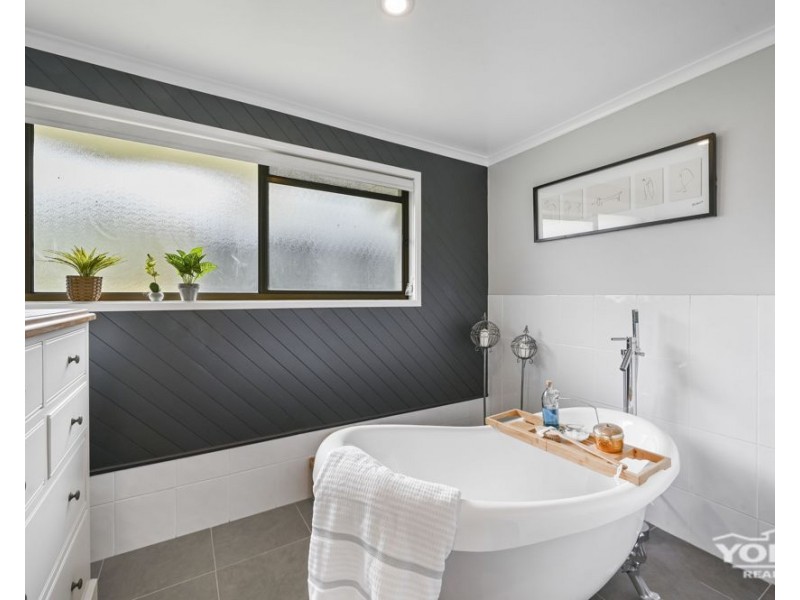 49-51 Alistair Street, Glenvale QLD 4350