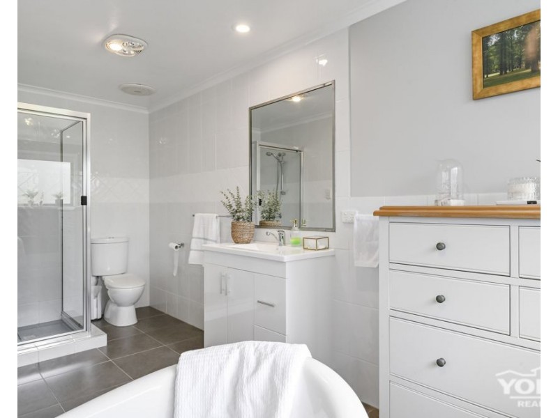 49-51 Alistair Street, Glenvale QLD 4350