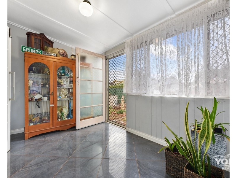 2 Peak Street, Harristown QLD 4350