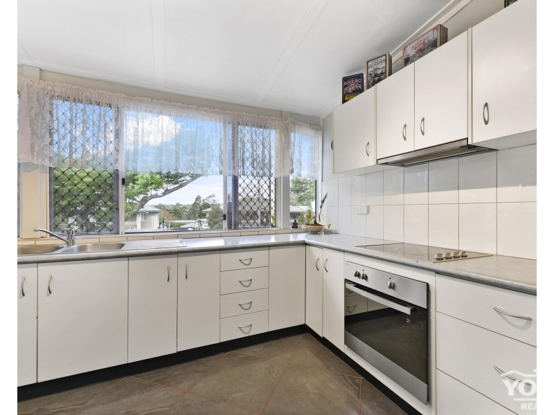 2 Peak Street, Harristown QLD 4350