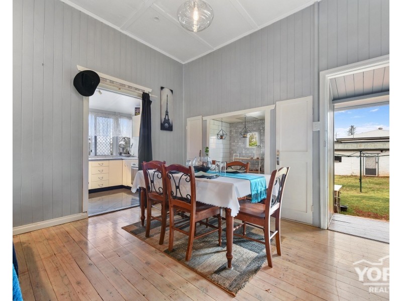 2 Peak Street, Harristown QLD 4350