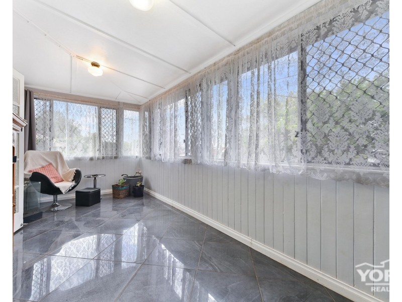 2 Peak Street, Harristown QLD 4350