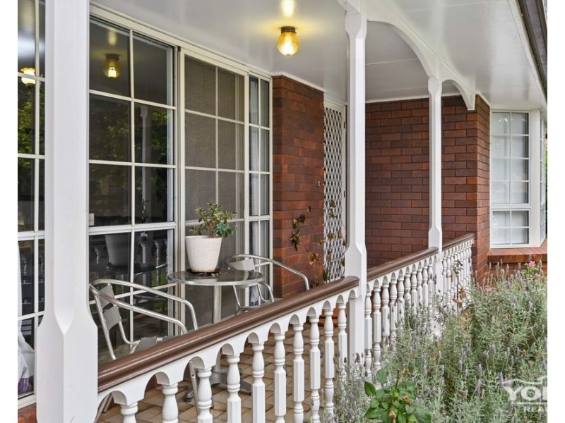 15 Crotty Street, Centenary Heights QLD 4350