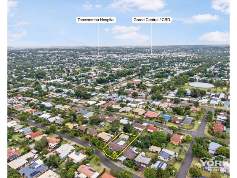 15 Crotty Street, Centenary Heights QLD 4350